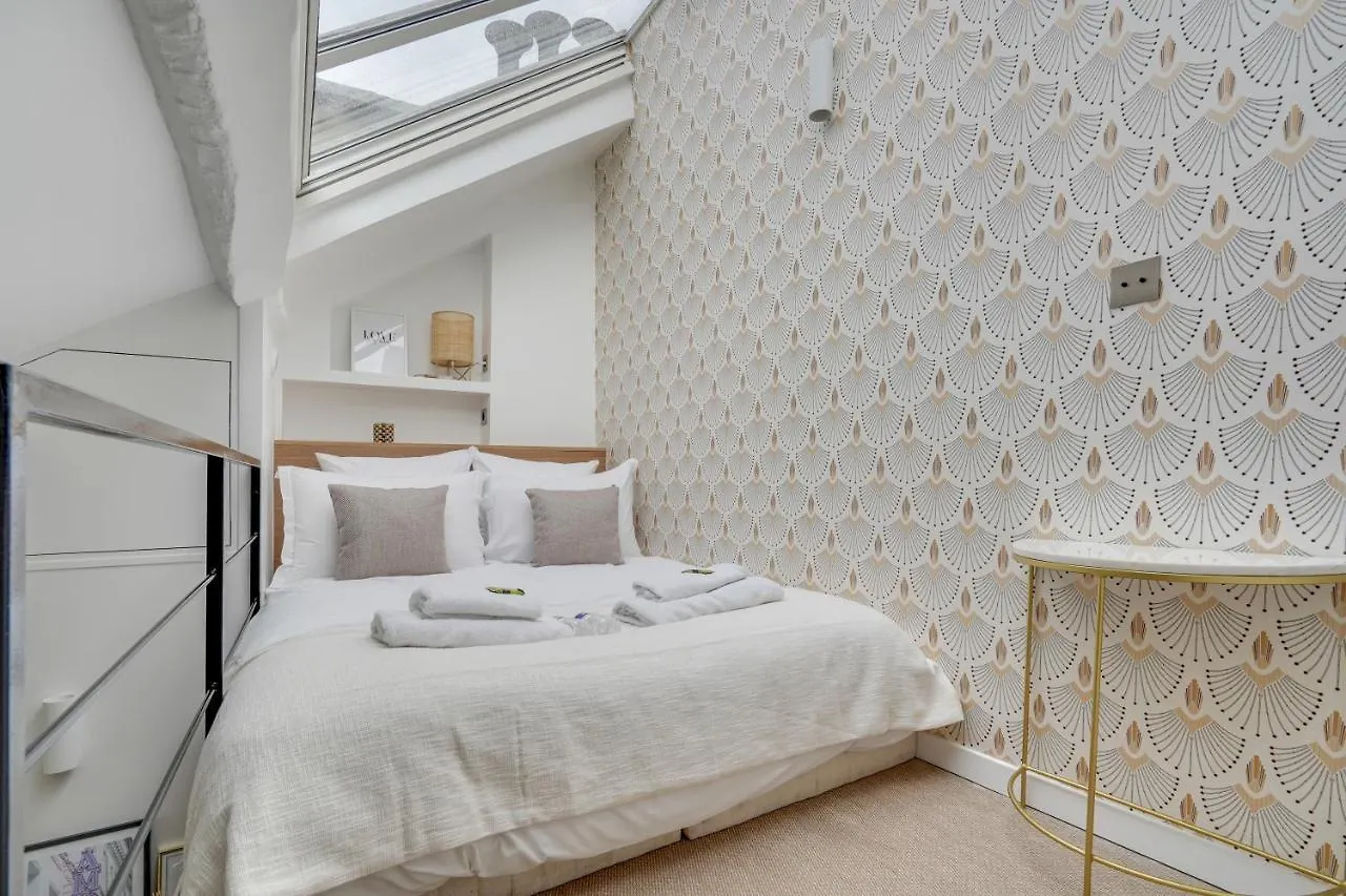 Amazing Historical Parisien Loft Next To Louvre Area-4 location