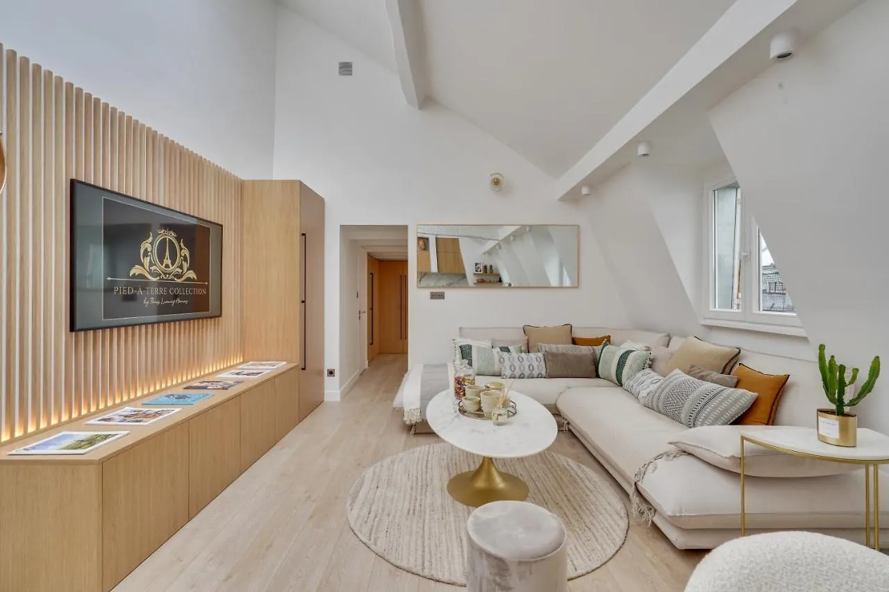 Amazing Historical Parisien Loft Next To Louvre Area-4 Apartment 0*, Paris